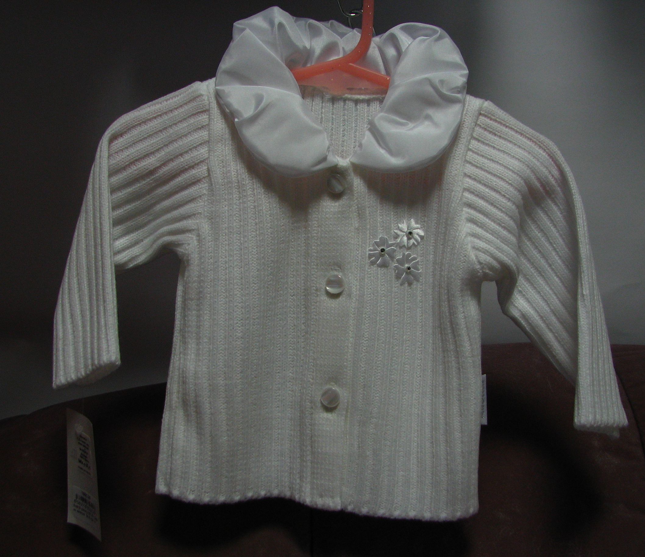 Svetrík RB 351 white biela saténový golier Ela 56