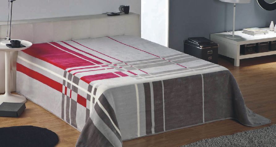 5352 220x240 27 red červená