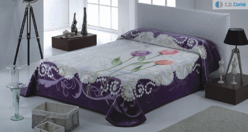 028 Mora imperiál embossed 160x220 13 Purple purpurová