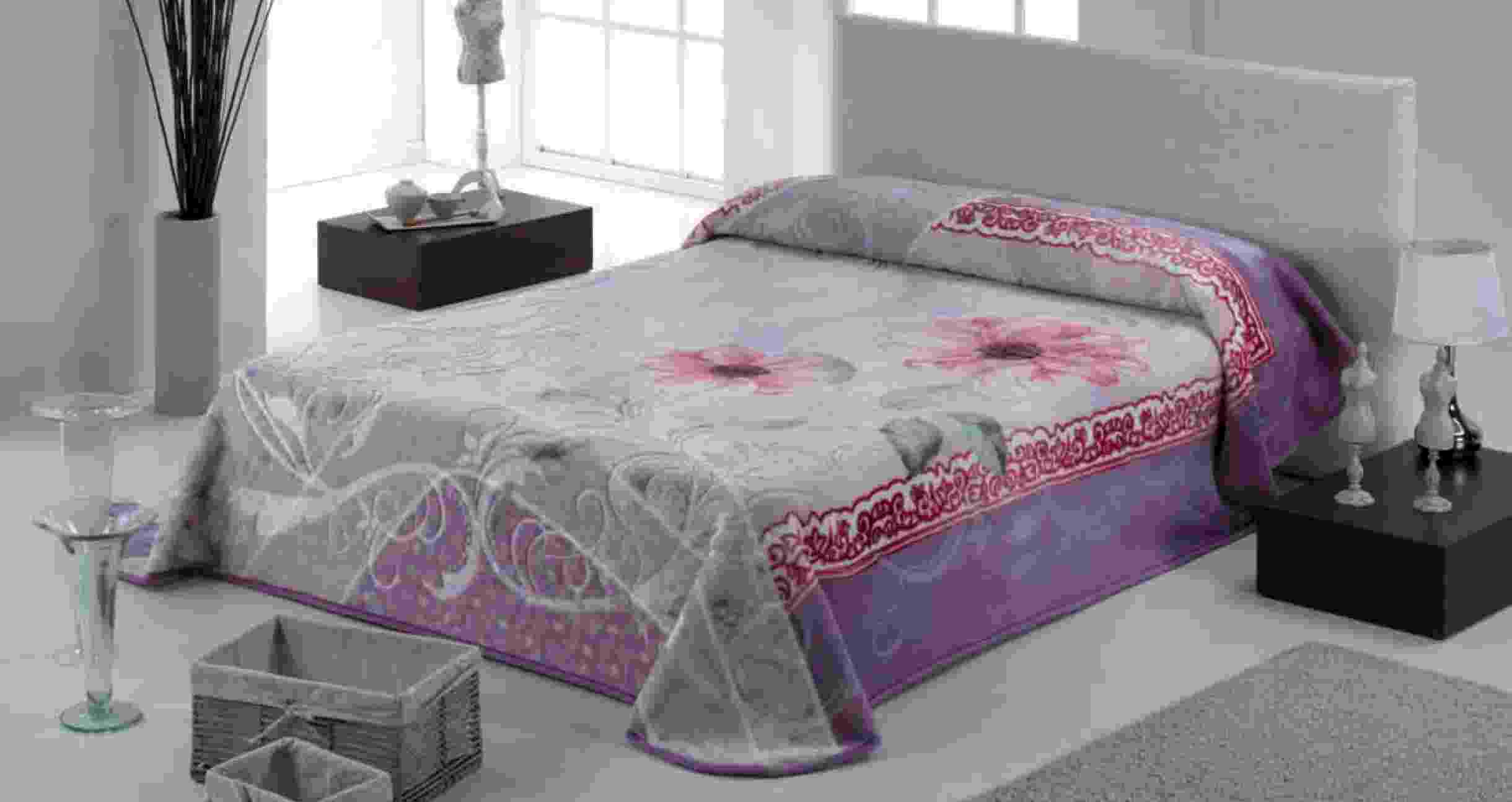 032 Mora imperiál embossed 160x220 09 Lillac fialoová deka