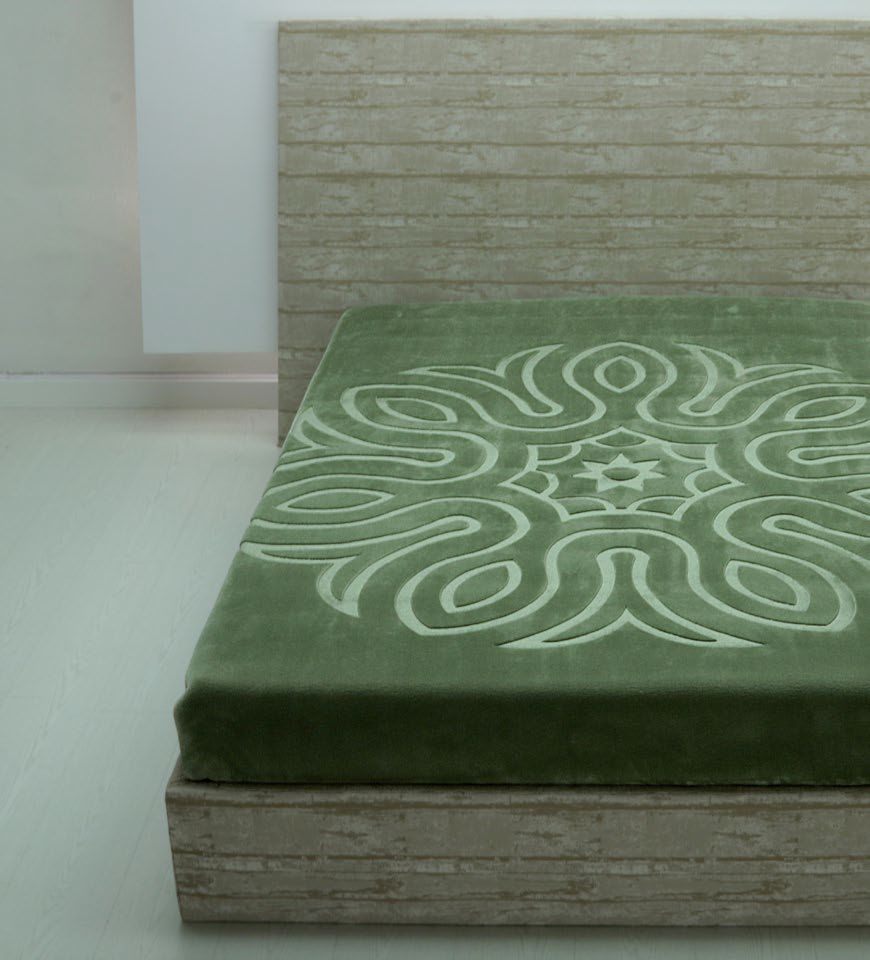 5653 180x240 03 green zelená