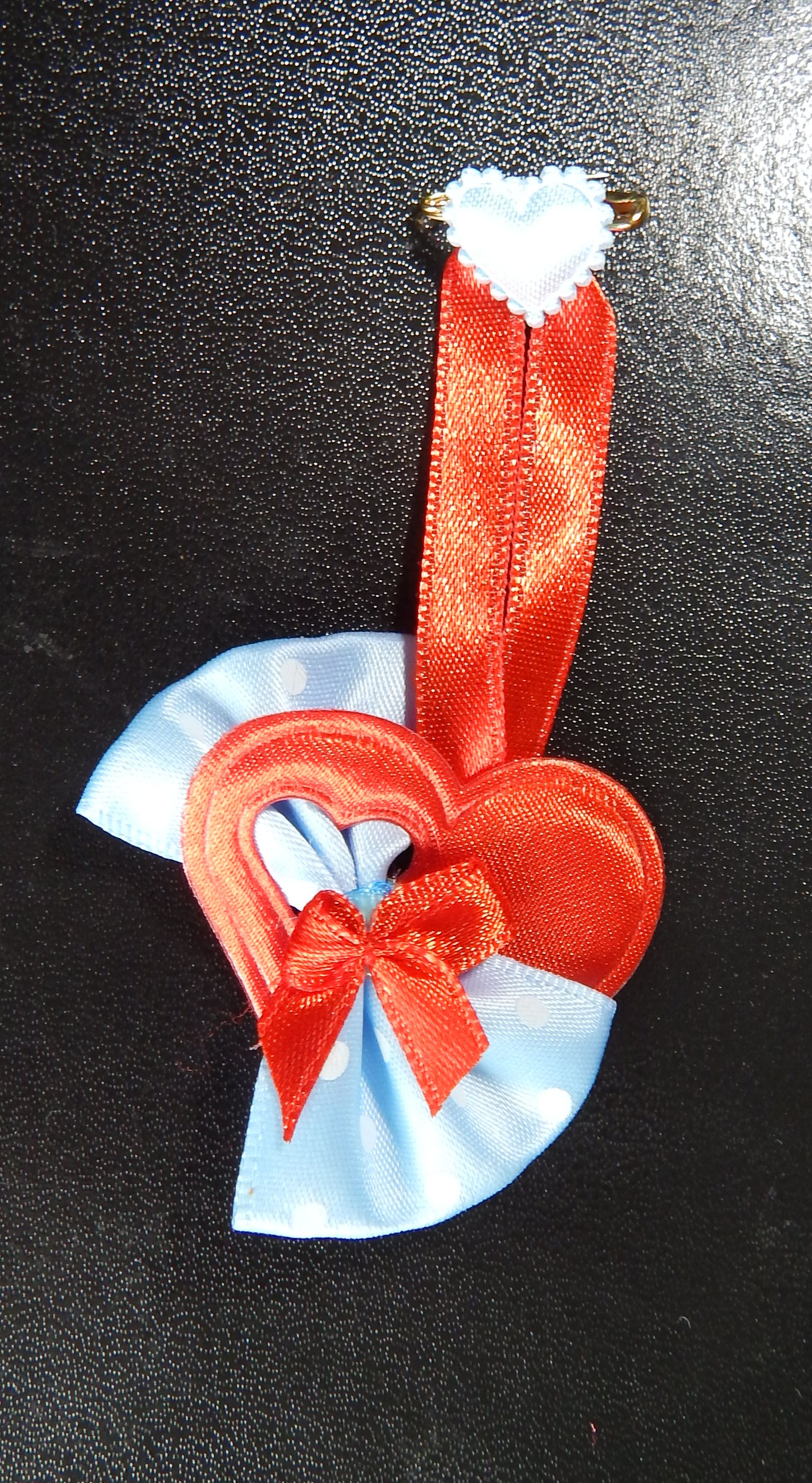 Mašlička proti urieknutiu  D06 modrá mašlička červené srdiečko