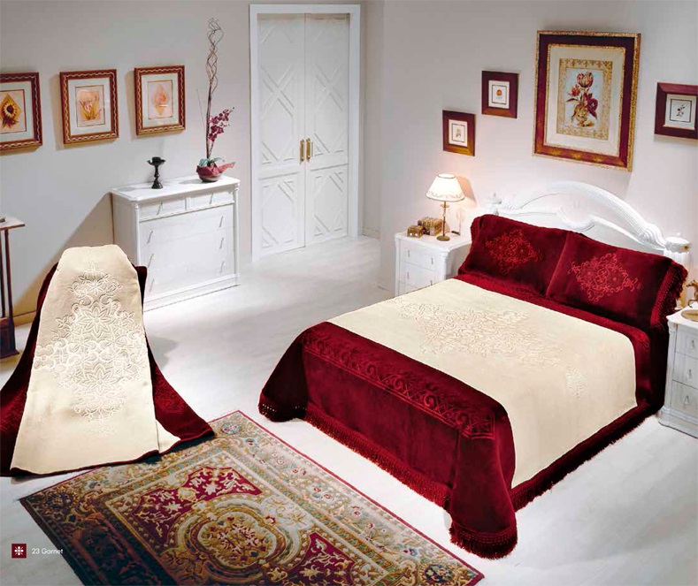 7011 220x240 23 garnet bordová